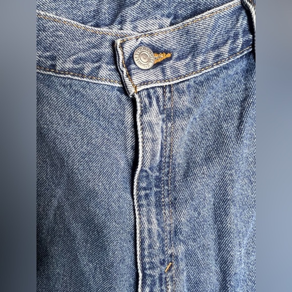 Vintage Levis Shorts Women's 16 Regular Red Tab Denim Mom Jeans Y2K 2000 - Picture 4 of 9